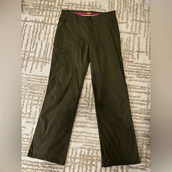 Women’s Merrill size 8, hiking pants in new condition olive color - Picture 3 of 11